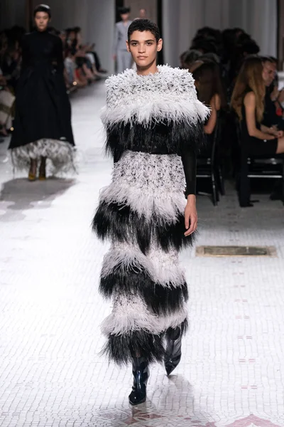 Look 5